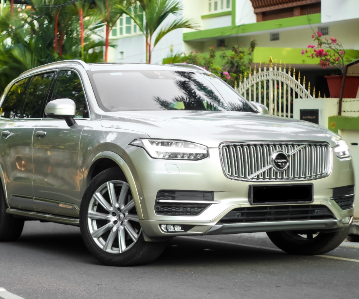 Our 7 Seater - Volvo Xc90 - Dream Flower Travels